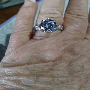 #00066 White gold plated crown ring